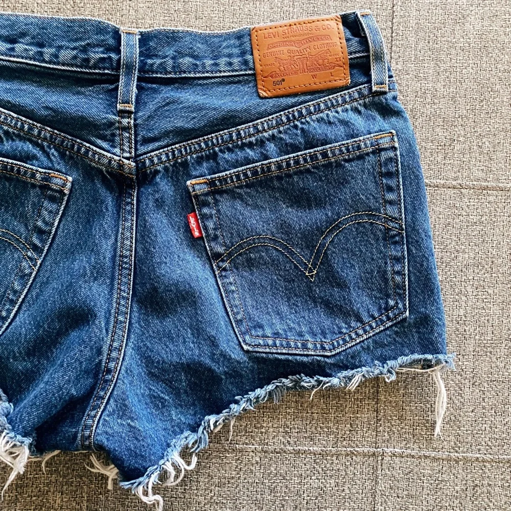 Levi’s Cutoff 501 Dark Wash